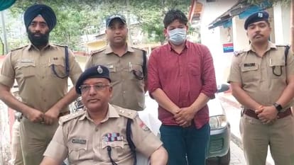 अलकनंदा में शव मिलने से खुलासा: क्षेत्र पंचायत सदस्य ने की थी हत्या, हाथ-पैर बांधकर नदी में दफनाया – कर्णप्रयाग अलकनंदा में शव मिलने का मामला सुलझा क्षेत्र पंचायत सदस्य ने की थी युवक की हत्या