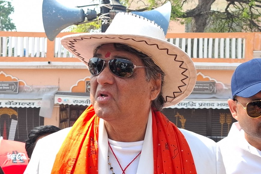 अयोध्या पहुंचे अभिनेता मुकेश खन्ना, शहीदों को दी श्रद्धांजलि, शुरू किया ‘जय हिंद हस्ताक्षर अभियान’