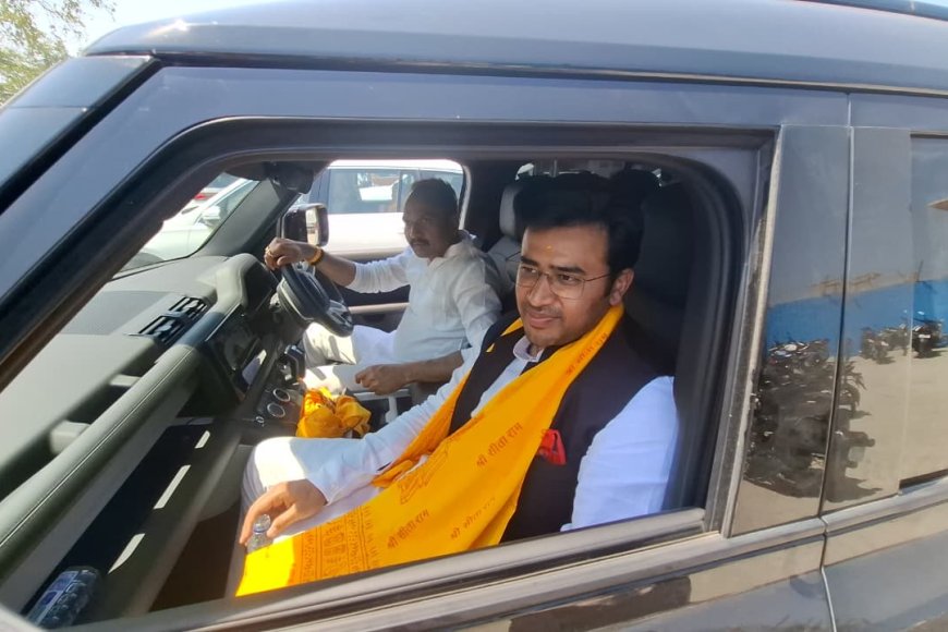 रामनवमी से पहले अयोध्या पहुंचे तेजस्वी सूर्या, रामलला के दर्शन कर बोले- ‘राम देश की एकता का आधार हैं’