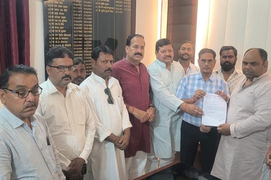 गैस सिलेंडर की कमी को लेकर कांग्रेस का प्रदर्शन, प्रशासन को सौंपा ज्ञापन