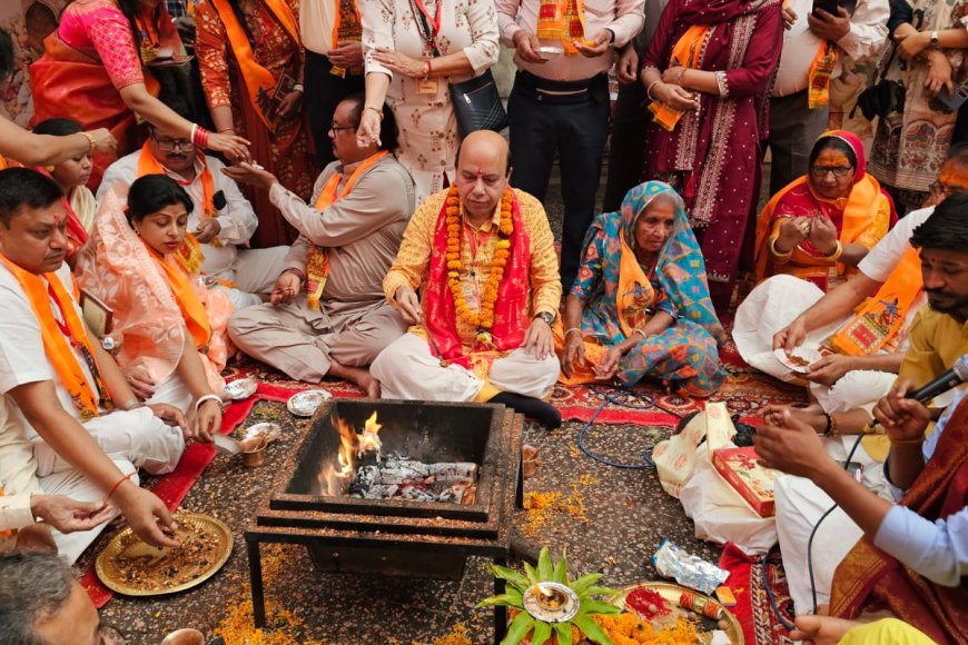 अयोध्या में 101 श्रद्धालुओं ने किया पूजन, चंपत राय ने दिया आशीर्वाद, राम मंदिर को बताया ऐतिहासिक उपलब्धि