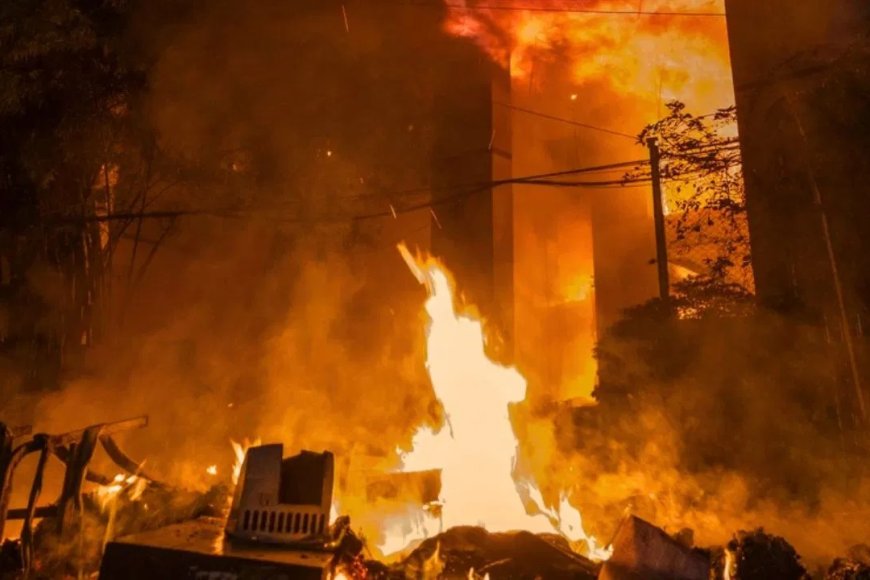 गैस सिलेंडर लीक होने से लगी भीषण आग, पिता को बचाने की कोशिश में बेटी की भी दर्दनाक मौत.