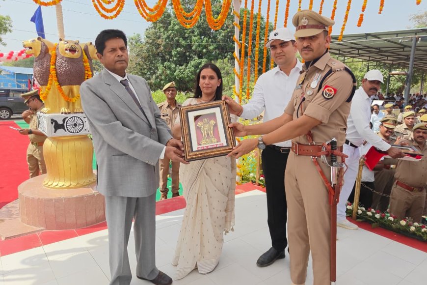 कौशांबी पुलिस लाइन में दीक्षांत परेड समारोह संपन्न, 390 प्रशिक्षु सिपाही सेवा के लिए हुए तैयार।