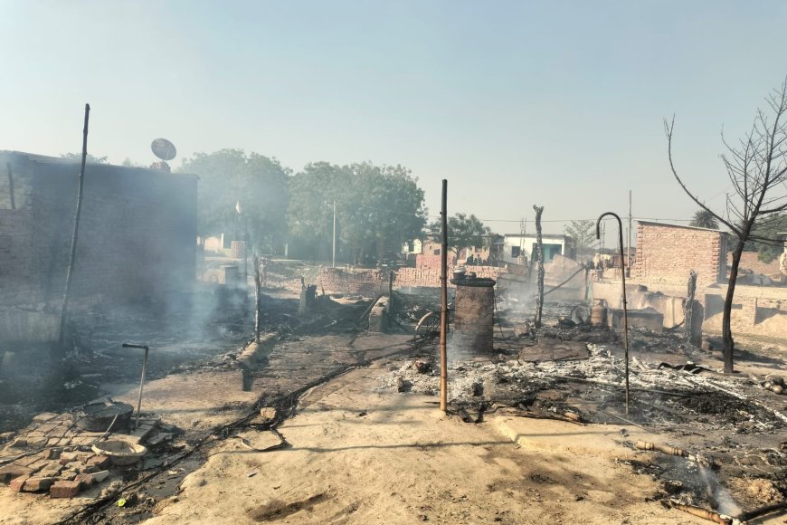कौशांबी में झोपड़ी में लगी भीषण आग, बाइक और बकरियां जलकर राख, सदमे में परिवार