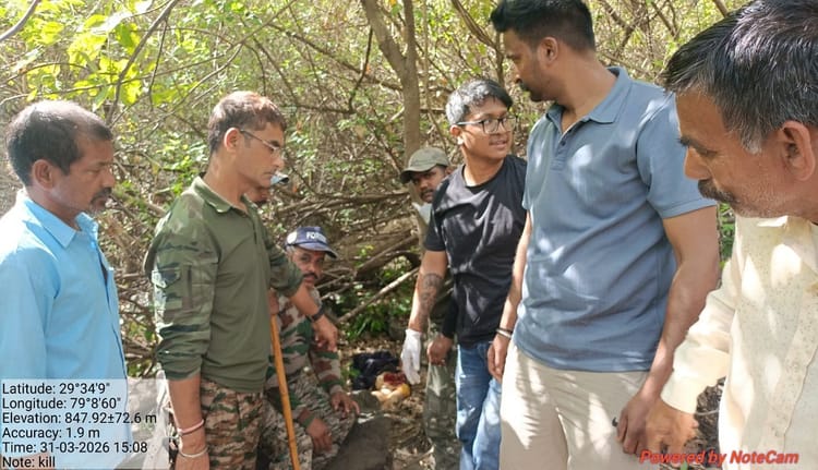 अल्मोडा: जंगल में लकड़ी बीनने गए बुजुर्ग की बाघ के हमले में मौत, क्षत-विक्षत शव बरामद; इलाके में बढ़ी दहशत -अल्मोड़ा के जंगल में लकड़ी इकट्ठा करते समय बाघ के हमले में एक व्यक्ति की मौत