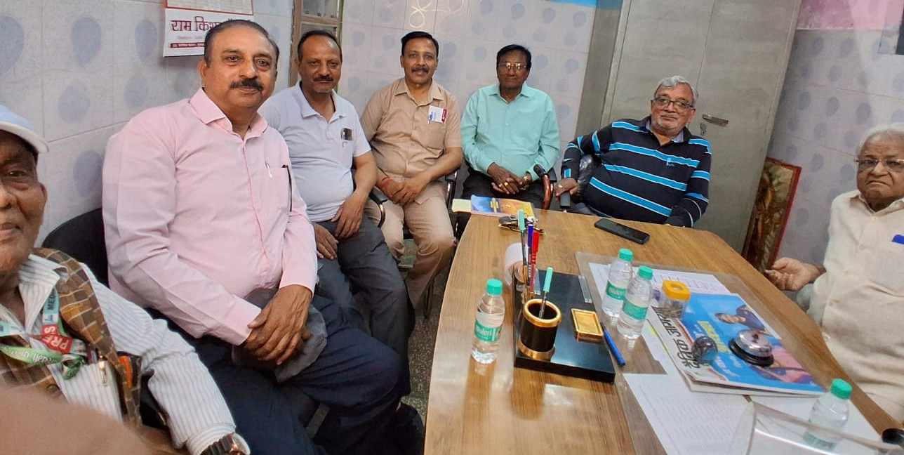 मुजफ्फरनगर: श्री वैश्य कुटुंब सेवा समिति ने तीन जरूरतमंद बच्चों को लिया गोद, पूरे साल की फीस, यूनिफॉर्म और स्टेशनरी की ली जिम्मेदारी