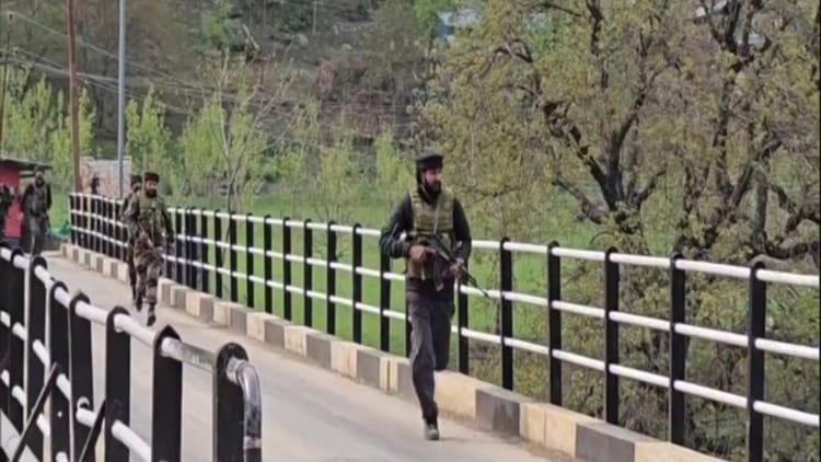 पहलगाम हमला एक साल: ऑपरेशन सिन्दूर के दौरान देहरादून में व्यापक तैयारियां थीं, दुश्मन को मात देने के लिए जवान तैयार थे – पहलगाम हमला एक साल: ऑपरेशन सिन्दूर के दौरान देहरादून में व्यापक तैयारियां चल रही थीं