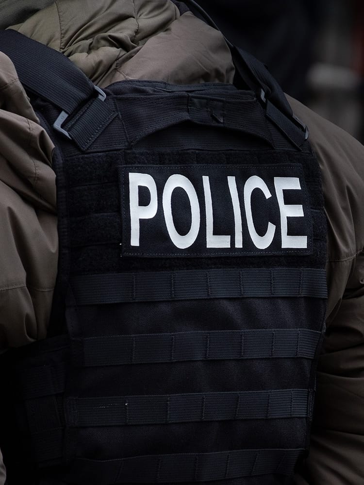 नैनीताल: संदिग्ध परिस्थितियों में छात्र लापता, ड्रेस मिलने से मचा हड़कंप; पुलिस और परिजन तलाश में जुटे – छात्रा की गायब ड्रेस संदिग्ध परिस्थितियों में मिलने से मची खलबली