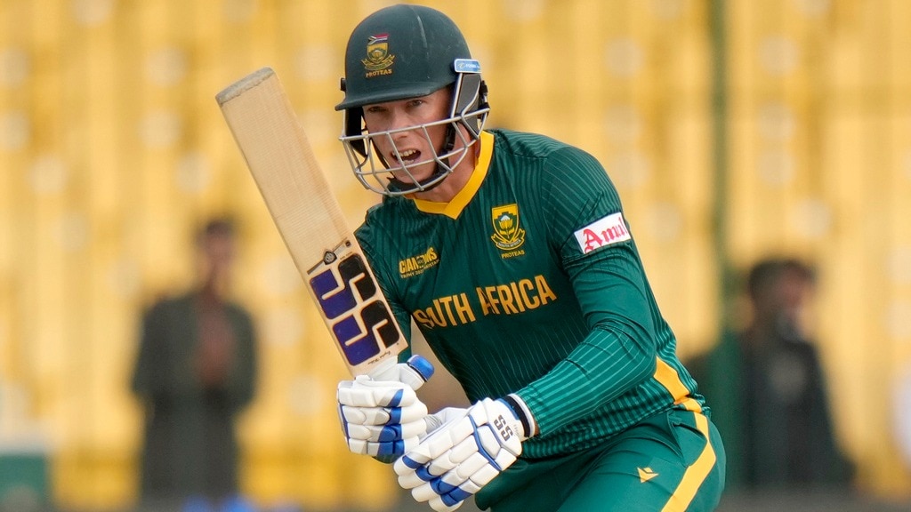 Rassie van der Dussen announces international retirement after missing out on South Africa central contract