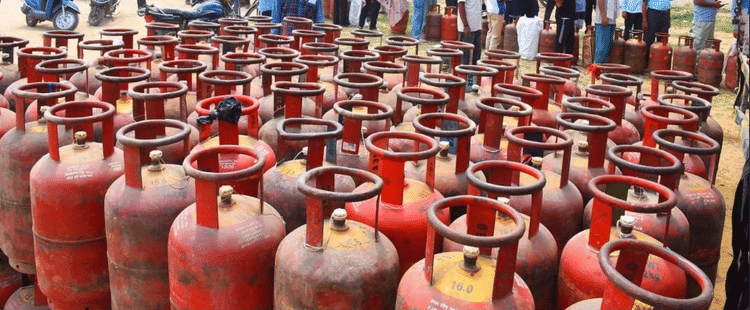 गैस की कमी: इंडेन गैस एजेंसी की नई व्यवस्था, अब सिलेंडर के साथ एक पर्ची लेकर आएगा वाहन