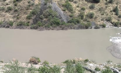 चमोली: गर्मी के कारण उच्च हिमालयी क्षेत्रों में पिघल रही बर्फ, धौली नदी का जलस्तर बढ़ा, झील जैसे हालात