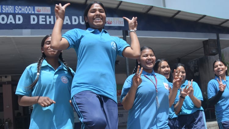 यूके बोर्ड रिजल्ट: दून से 10वीं में 23 और 12वीं में 9 छात्रों ने मेरिट सूची में जगह बनाई, ये हैं टॉप 10 होनहार- यूके बोर्ड रिजल्ट 2026 देहरादून से 10वीं में 23 और 12वीं में 9 छात्रों ने मेरिट हासिल की।