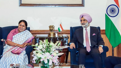 CM Gupta, LG Sandhu attend GGSIPU convocation; 26,649 degrees were awarded. india news