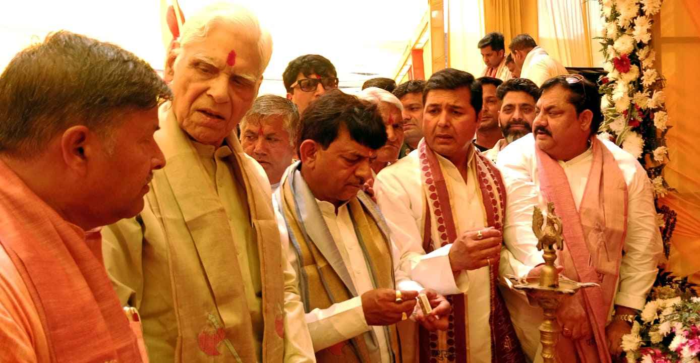 मुज़फ्फरनगर न्यूज़: भगवान परशुराम की जयंती पर टाउन हॉल से शुरू हुई भव्य शोभा यात्रा, हजारों भक्तों की भागीदारी।