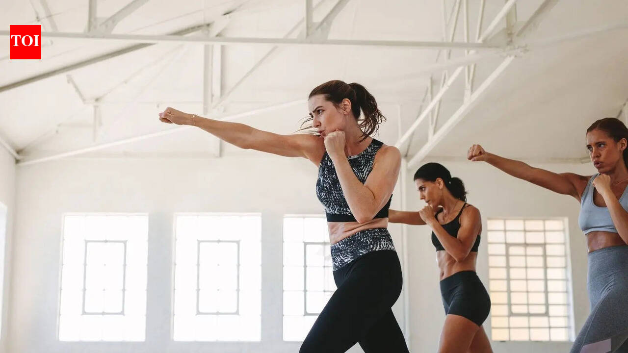 Women Six-Pack Abs: Can women remain healthy by having six-pack abs? What science and doctors really say