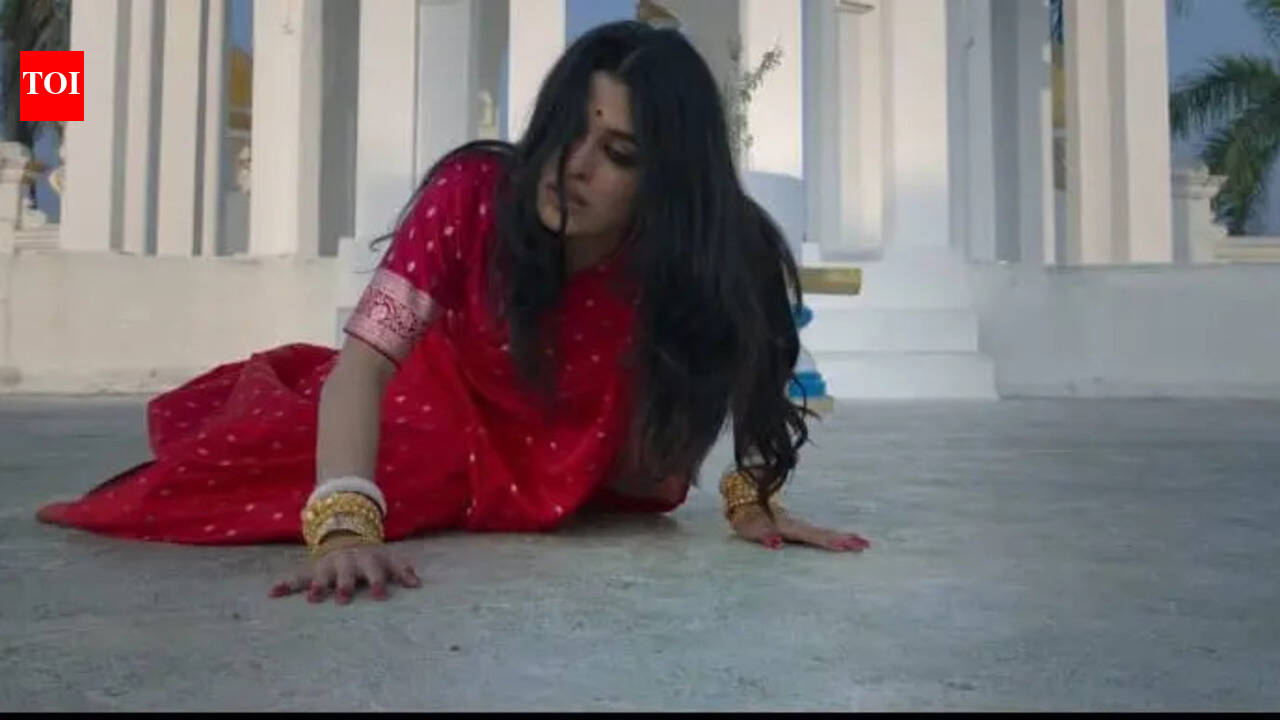 Shyamaupti danced with pain for Phool Pishi O Edward. bengali movie news