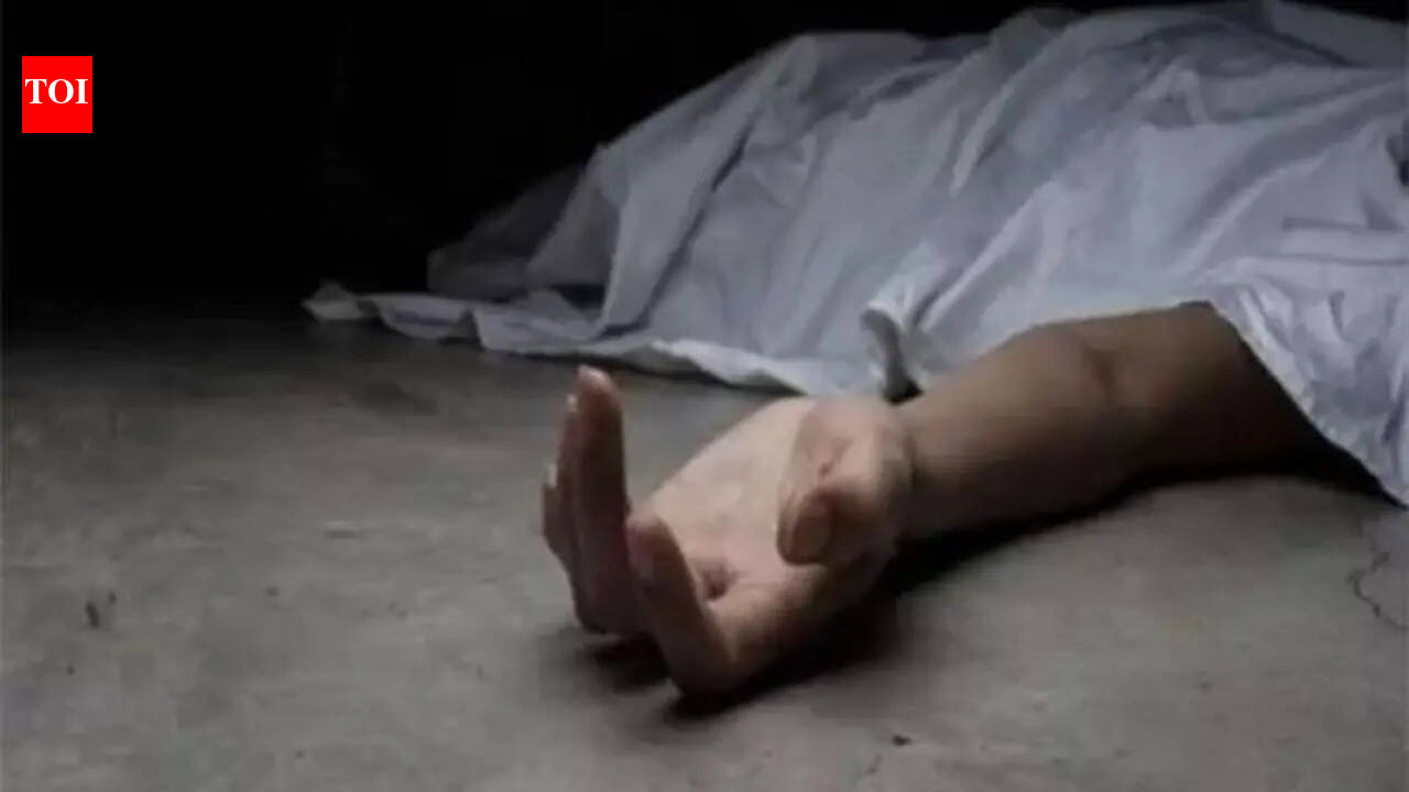 Dead body of a teenage girl recovered from a government school in Jamshedpur. jamshedpur news
