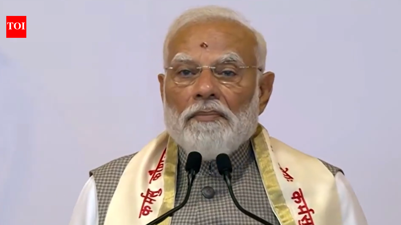 PM Narendra Modi said, Congress is ‘parasite’; DMK aims to split. bengaluru news