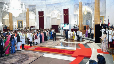 President Draupadi Murmu: Midnight delivery on remote island, care in Ladakh: 15 nurses receive National Florence Nightingale Awards. india news