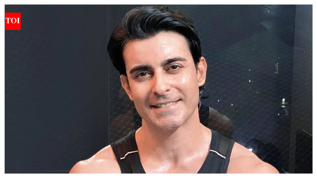 If you want to stand out then it is necessary to step back: Gautam Rode