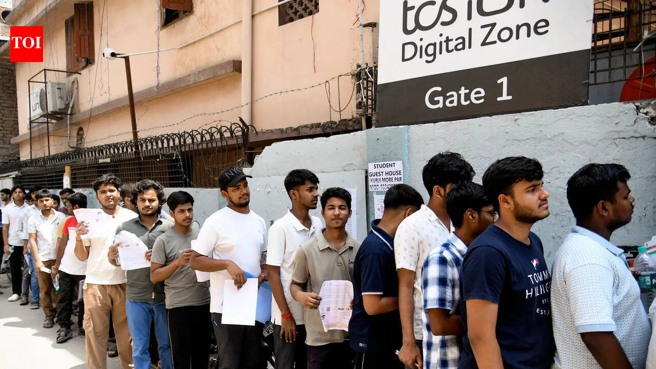Maths difficult, Physics long in JEE Advanced: Students
