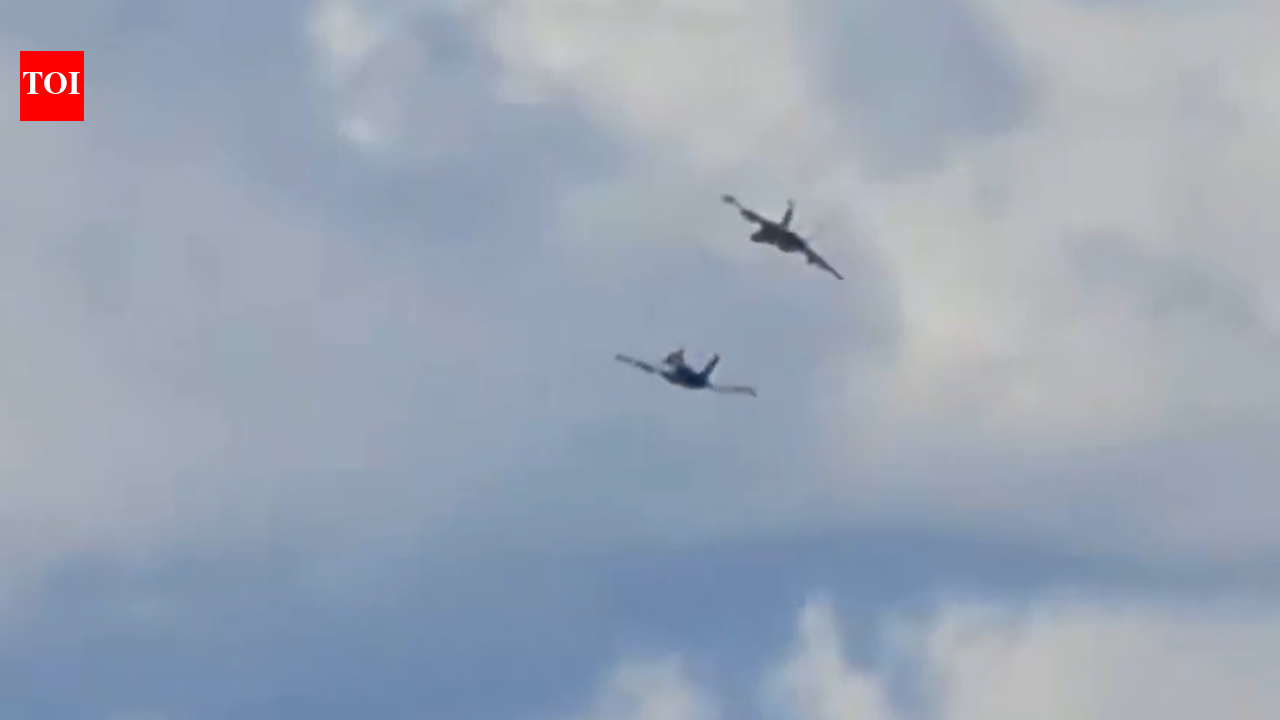 Two EA-18 fighter planes collide in midair during Idaho Air Show; Video captures the crash