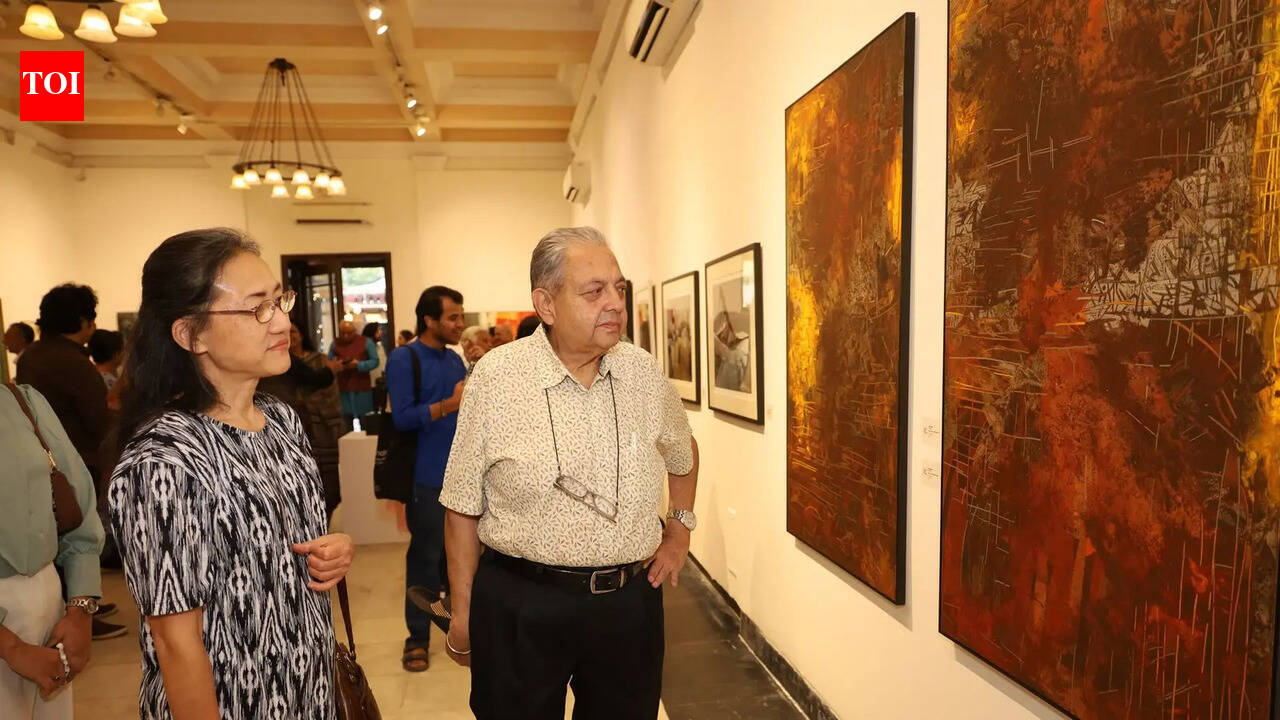 Beyond genealogy: art comes into conversation across generations. events movie news