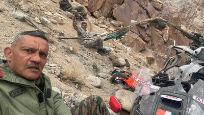 3 Army officers, including Major General, survive Cheetah helicopter crash in Leh; Selfie of May 20 accident goes viral. india news