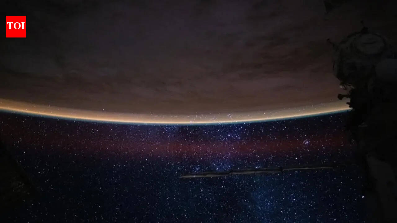 NASA shares stellar image of hazy air glow in Earth’s atmosphere