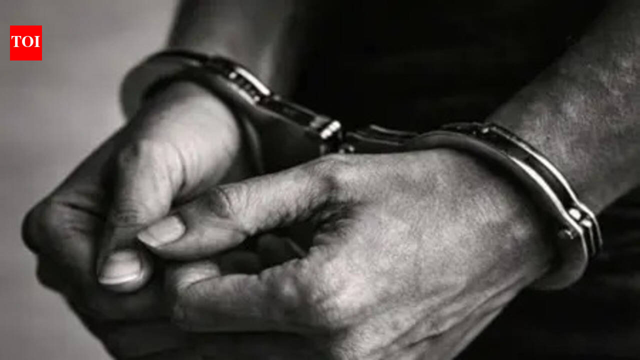 Bribery scandal exposed: ASI caught taking bribe of Rs 5,000 in land dispute; The complainant exposed the corrupt functioning of the police. Ranchi News