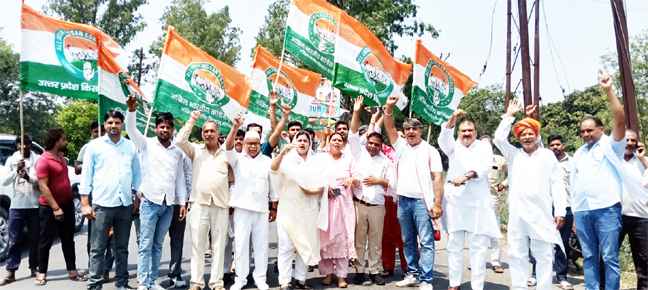 मुजफ्फरनगर के मोरना पहुंची युवा-किसान बचाओ यात्रा: कांग्रेस ने सरकार पर बोला हमला, किसानों की रीढ़ तोड़ने और युवाओं का भविष्य खतरे में डालने का लगाया आरोप