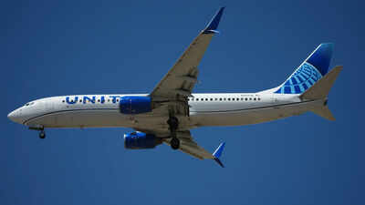 Unruly passenger disrupts United Airlines flight to Minneapolis, plane asks FBI for help