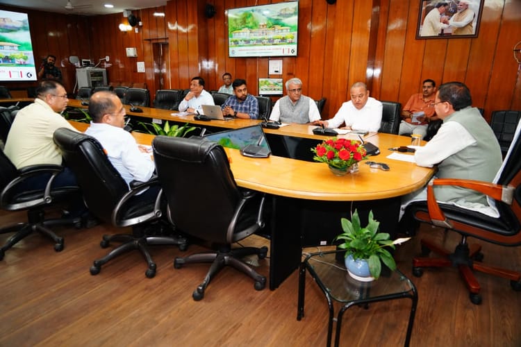 स्मार्ट हिल टाउन बद्रीनाथ का ब्लूप्रिंट सीएम को सौंपा गया हिल टाउन में दिखेगी महाभारत काल की झलक, जानिए और क्या होगा खास