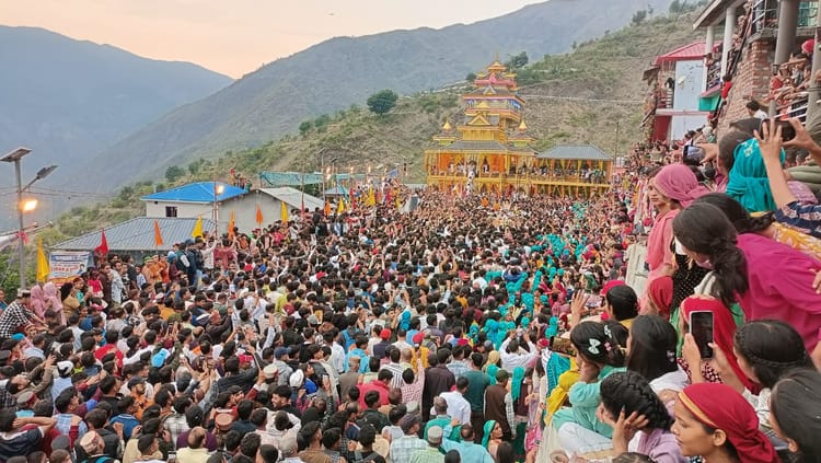 साहिया: 39 साल बाद कचाटा पहुंचे चालदा महासू देवता, दर्शन के लिए उमड़े श्रद्धालु – देहरादून 39 साल बाद कचाटा पहुंचे चालदा महासू देवता, दर्शन के लिए उमड़े श्रद्धालु