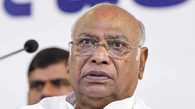 Who will replace DK Shivkumar as state president? Kharge says that Congress is looking for the right leader. india news