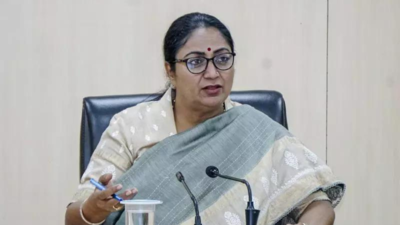 Delhi Chief Minister Rekha Gupta expressed grief over the death of 9 people in the fire in Vivek Vihar, assured relief and assistance. india news