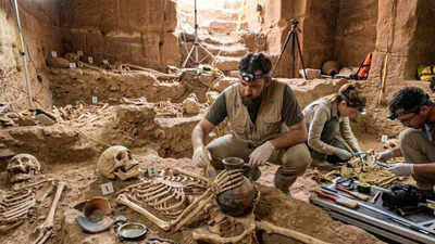 12 skeletons found in Petra tomb hidden under treasury