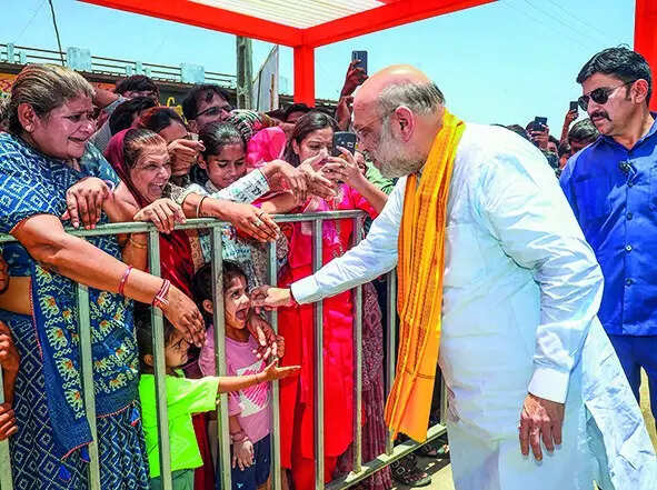 There is no point in leaving voluntarily, Amit Shah calls Bangladesh illegal. india news