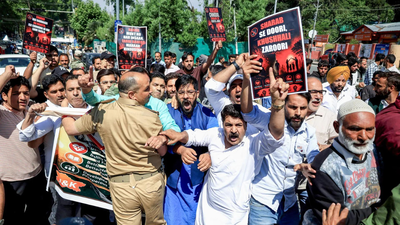 BJP protested outside Omar’s residence regarding liquor ban in Kashmir.