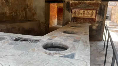 Mysterious 2,000-year-old jars from Pompeii finally revealed with 3D scan: How the Romans made them, and why their function remains a mystery world News