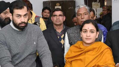 Mulayam Singh Yadav’s son Prateek given poison? SP leader made a shocking claim. india news