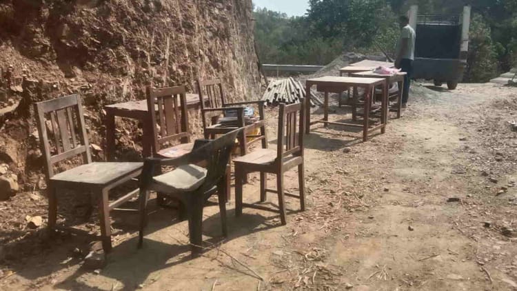 उत्तराखंड: यादों के पन्नों में सिमट गया प्राथमिक विद्यालय पैंया, गाड़ी में सामान लादा तो भर आईं ग्रामीणों की आंखें – शून्य छात्र नामांकन के कारण बंद हुआ राजकीय प्राथमिक विद्यालय पैंया, यमकेश्वर,ऋषिकेश