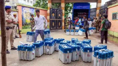 The Election Commission ordered re-polling at 15 booths on two seats in Bengal. india news