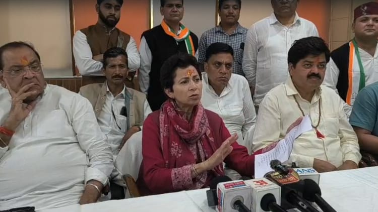 रुद्रप्रयाग: कुमारी शैलजा ने कानून व्यवस्था पर सरकार को घेरा, कहा- अब उत्तराखंड की जनता बदलाव चाहती है – उत्तराखंड कांग्रेस प्रभारी कुमारी शैलजा ने आज रुद्रप्रयाग में प्रेस वार्ता की