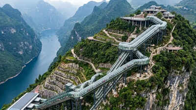 World’s longest escalator: China’s 905 meter high ‘Sky Ladder’ lets you climb 80 floors in 20 minutes. world News