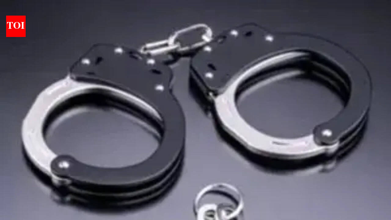 19-year-old youth arrested for stealing cash from the donation box of a temple in Kandivali, Mumbai. mumbai news