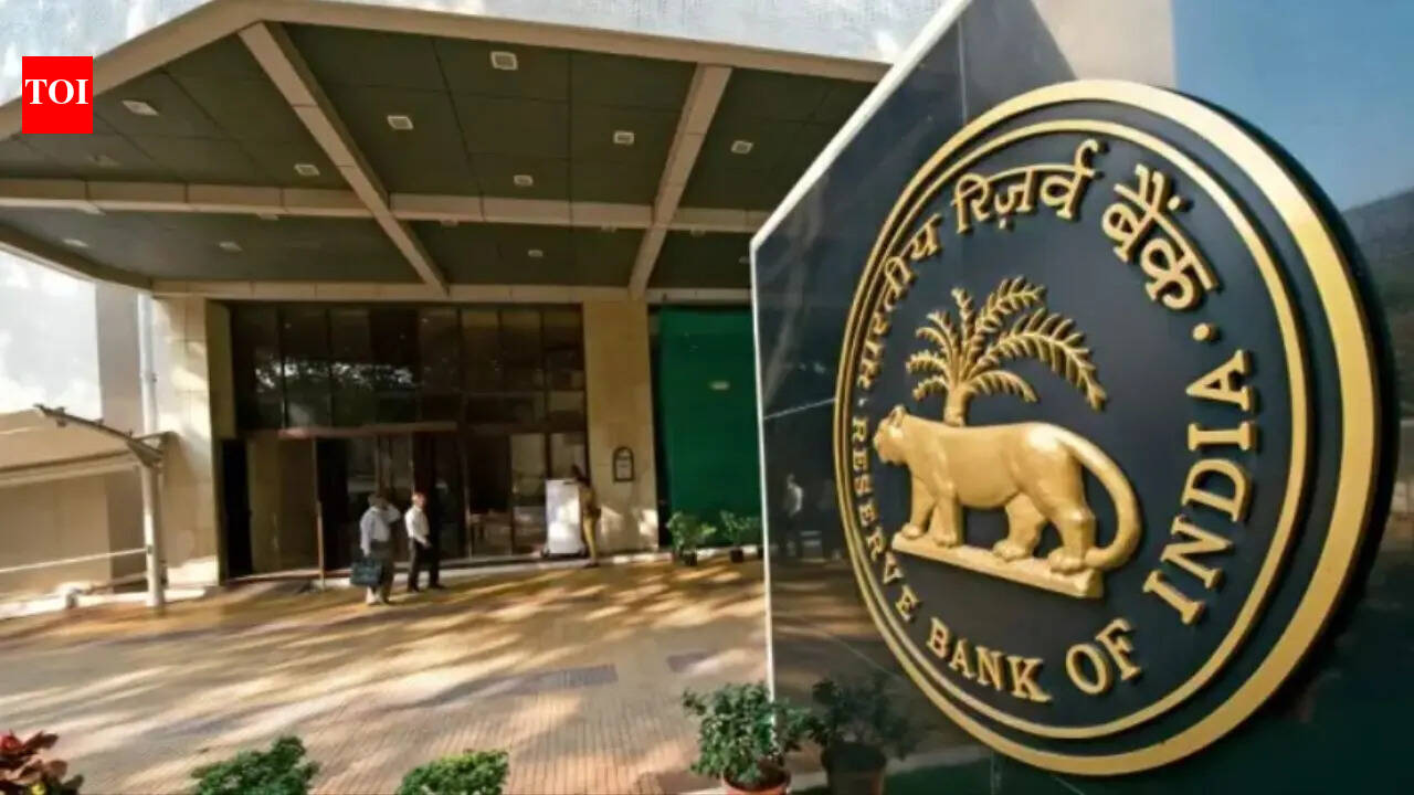RBI cuts growth rate due to West Asia crisis, increases inflation forecast
