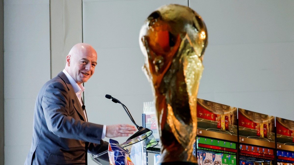 Chaos before the start of the FIFA World Cup in the United States: footballers detained, referee deported