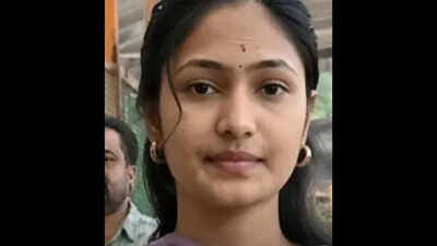 Indian student battling for life after falling 25 feet at subway station in Chicago, family seeks help