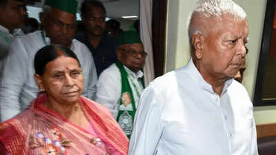 Bihar government withdraws Z-plus security of Lalu Yadav, Rabri Devi. india news